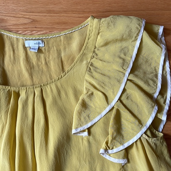 Yellow silk top with ruffled sleeves - Picture 2 of 4